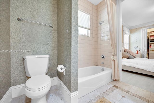 10430 Kestrel Street, Plantation, FL 33324
