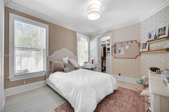 10430 Kestrel Street, Plantation, FL 33324