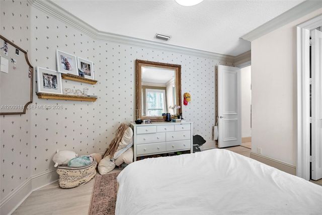 10430 Kestrel Street, Plantation, FL 33324