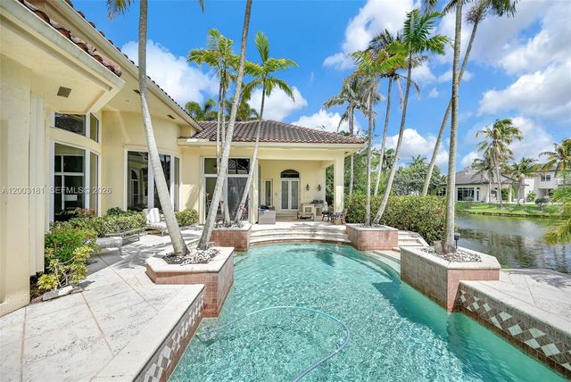 10430 Kestrel Street, Plantation, FL 33324