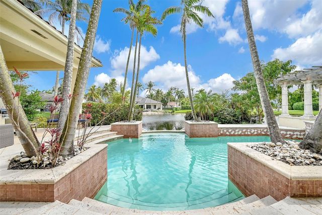 10430 Kestrel Street, Plantation, FL 33324