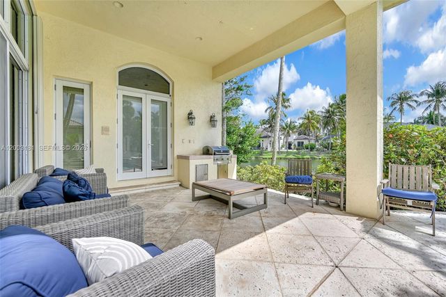 10430 Kestrel Street, Plantation, FL 33324