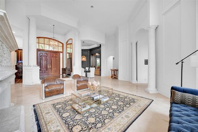 10430 Kestrel Street, Plantation, FL 33324