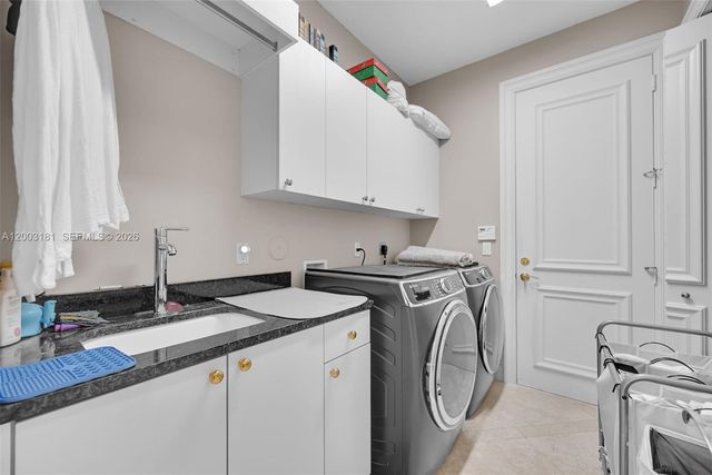 10430 Kestrel Street, Plantation, FL 33324