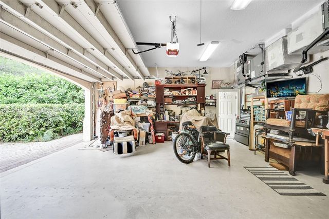 10430 Kestrel Street, Plantation, FL 33324