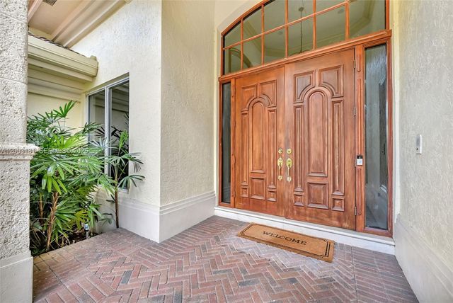 10430 Kestrel Street, Plantation, FL 33324