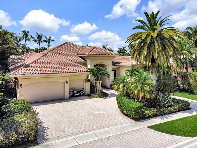 10430 Kestrel Street, Plantation, FL 33324