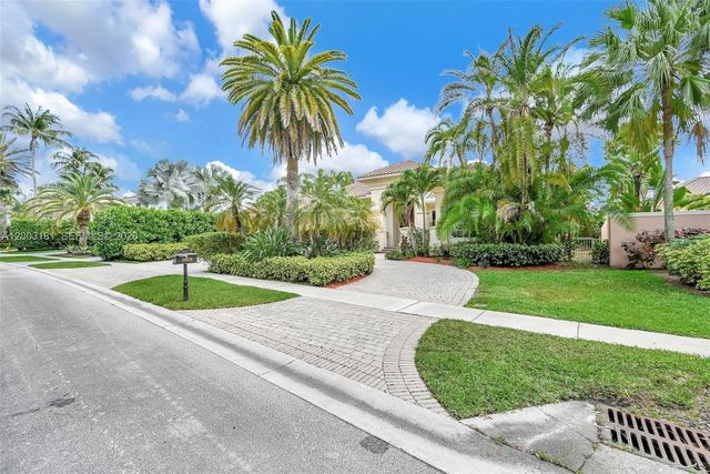 10430 Kestrel Street, Plantation, FL 33324
