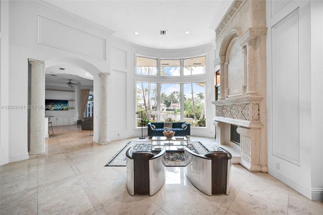 10430 Kestrel Street, Plantation, FL 33324