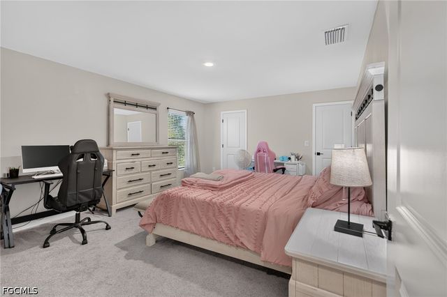849 Sea Urchin CIR, Fort Myers, FL 33913