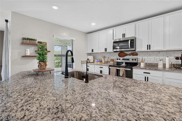 849 Sea Urchin CIR, Fort Myers, FL 33913