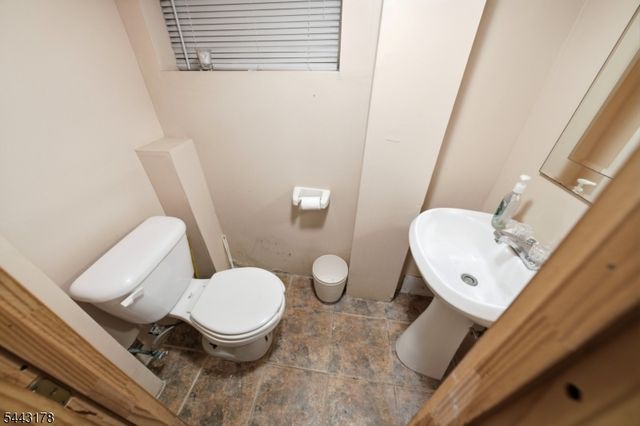 1116 Seib Ave, Elizabeth City, NJ 07202