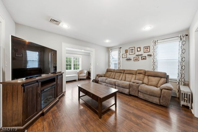 1116 Seib Ave, Elizabeth City, NJ 07202