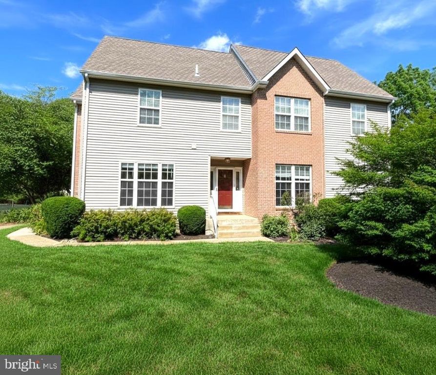 138 BISHOPS GATE LN, Doylestown, PA 18901