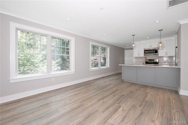 470 Main Street 15, Armonk, NY 10504