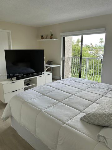 500 NE 2nd St 310, Dania Beach, FL 33004