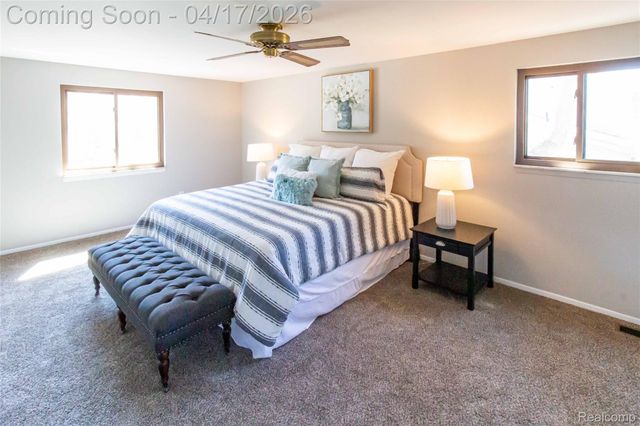 845 Longfellow Drive, Troy, MI 48085