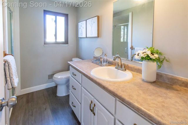 845 Longfellow Drive, Troy, MI 48085