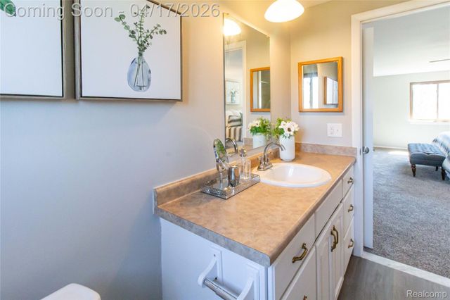 845 Longfellow Drive, Troy, MI 48085