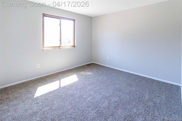 845 Longfellow Drive, Troy, MI 48085