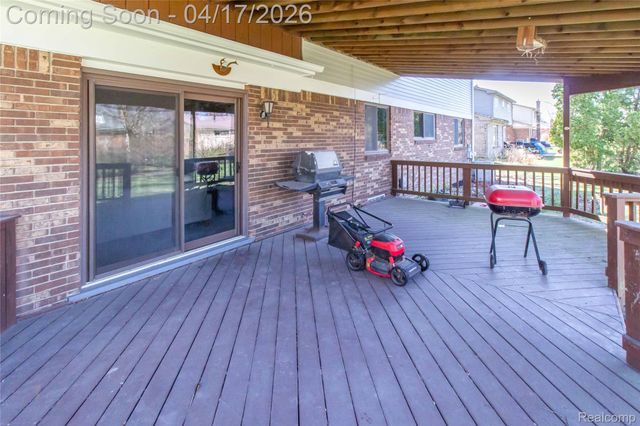 845 Longfellow Drive, Troy, MI 48085