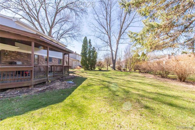 845 Longfellow Drive, Troy, MI 48085