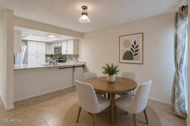 12221 S PAIUTE Street, Phoenix, AZ 85044