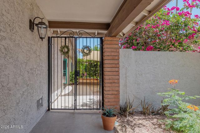 12221 S PAIUTE Street, Phoenix, AZ 85044