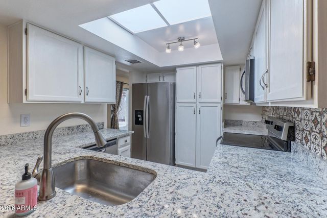 12221 S PAIUTE Street, Phoenix, AZ 85044