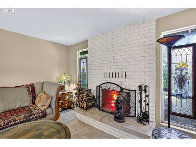132 WOODFIELD Ct, Oregon City, OR 97045