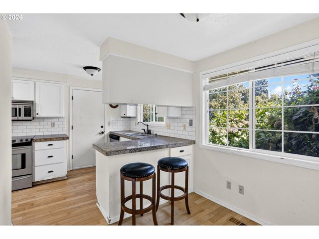 132 WOODFIELD Ct, Oregon City, OR 97045