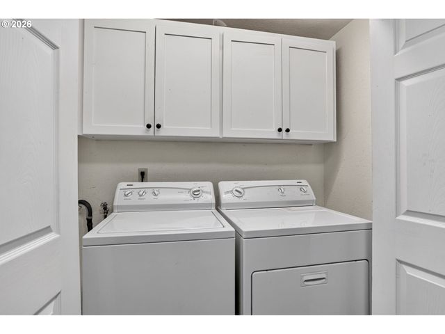 132 WOODFIELD Ct, Oregon City, OR 97045