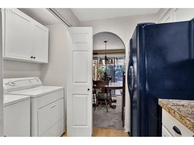 132 WOODFIELD Ct, Oregon City, OR 97045