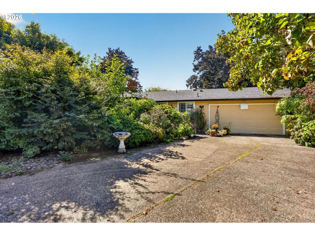 132 WOODFIELD Ct, Oregon City, OR 97045