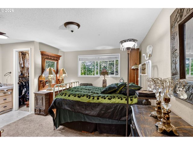 132 WOODFIELD Ct, Oregon City, OR 97045