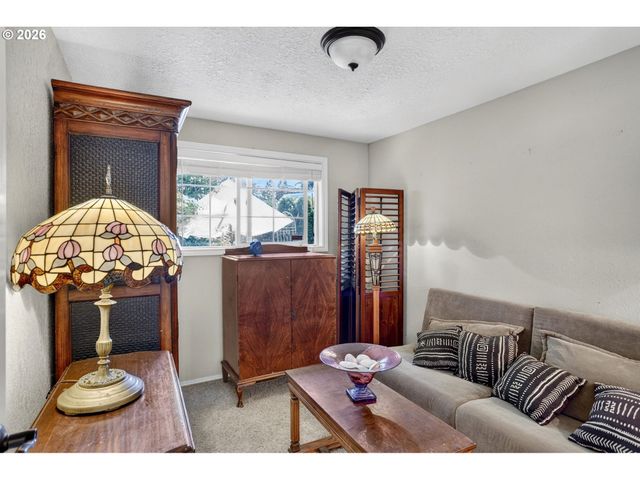 132 WOODFIELD Ct, Oregon City, OR 97045