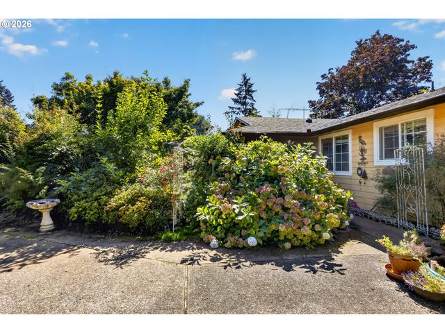 132 WOODFIELD Ct, Oregon City, OR 97045