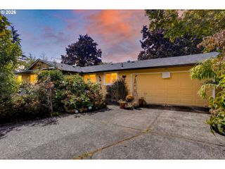 132 WOODFIELD Ct, Oregon City, OR 97045