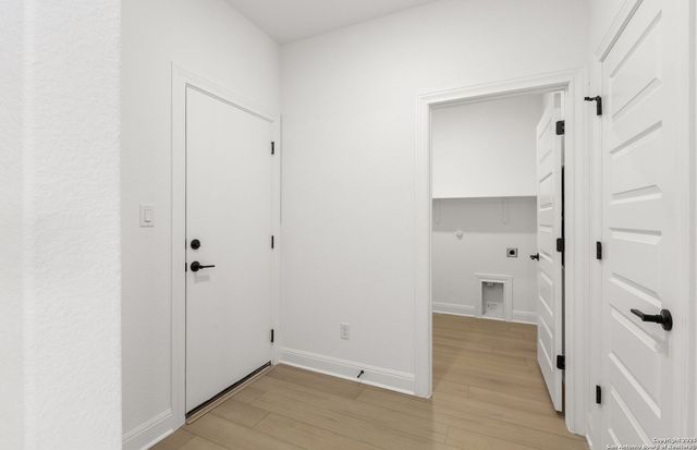 438 Nightingale Ave, Marion, TX 78124