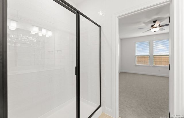 438 Nightingale Ave, Marion, TX 78124