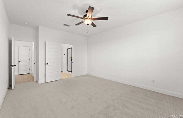 438 Nightingale Ave, Marion, TX 78124