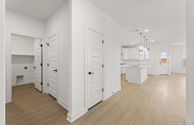 438 Nightingale Ave, Marion, TX 78124