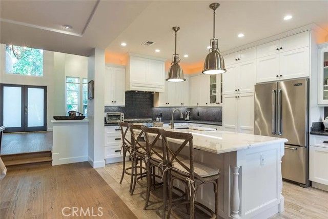 15232 Hartsook, Sherman Oaks, CA 91403