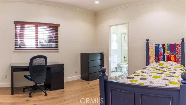 15232 Hartsook, Sherman Oaks, CA 91403