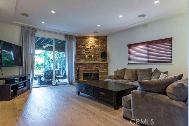 15232 Hartsook, Sherman Oaks, CA 91403