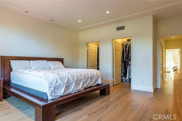 15232 Hartsook, Sherman Oaks, CA 91403