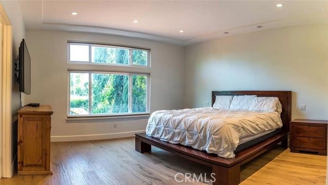 15232 Hartsook, Sherman Oaks, CA 91403