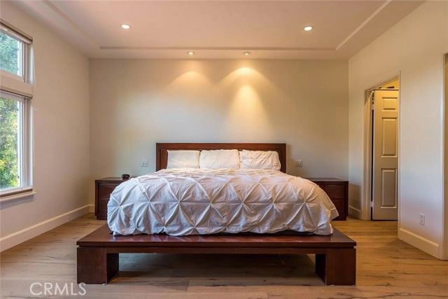 15232 Hartsook, Sherman Oaks, CA 91403
