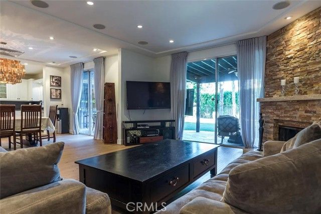 15232 Hartsook, Sherman Oaks, CA 91403