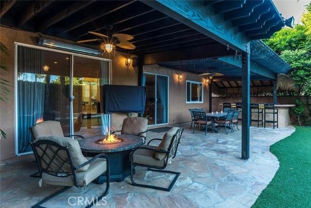 15232 Hartsook, Sherman Oaks, CA 91403